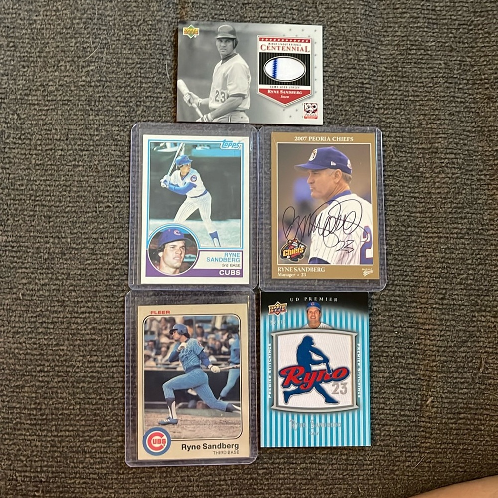 Lot of 5 Ryne Sandberg cards- Chicago Cubs